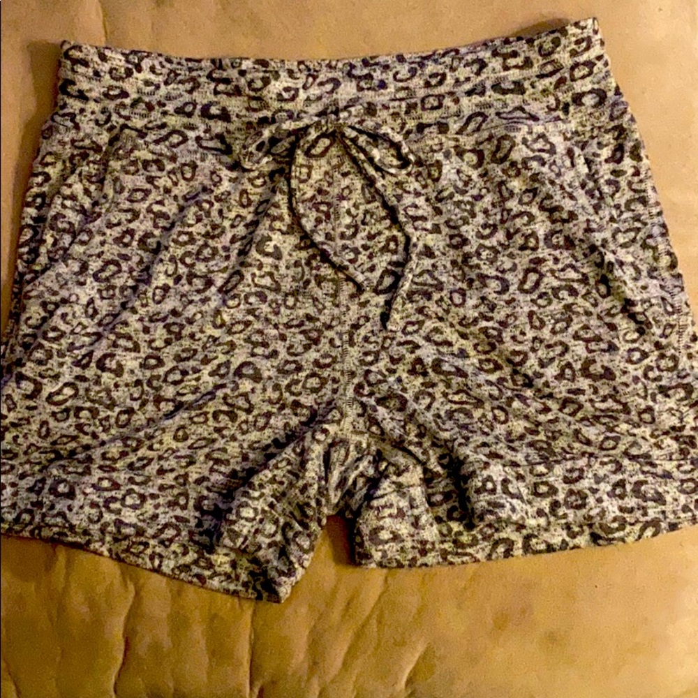 High-wasted shorts